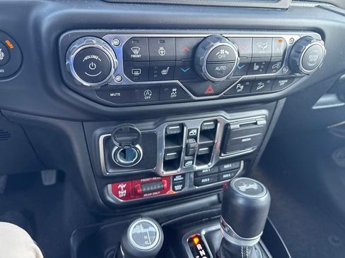 Used 2021 Jeep Wrangler Unlimited Rubicon AWD/4WD image 12