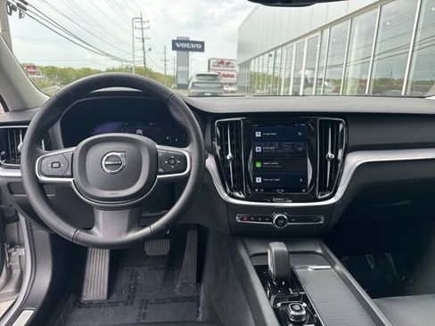 Used 2024 Volvo S60 B5 Core image 17