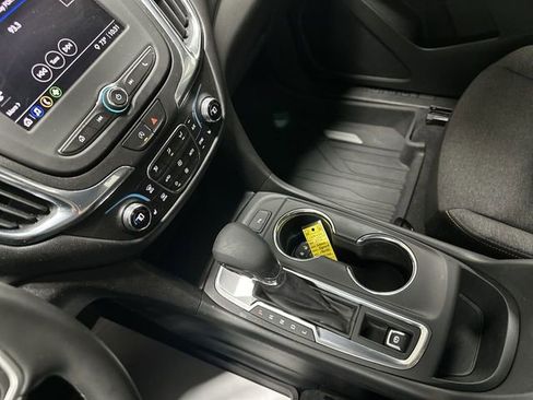Used 2023 Chevrolet Equinox LT image 13