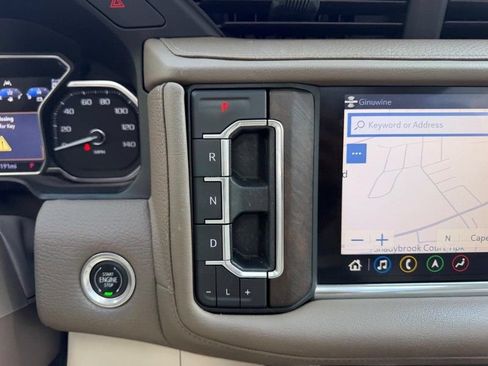 Used 2021 GMC Yukon Denali w/ Denali Premium Package AWD/4WD image 18