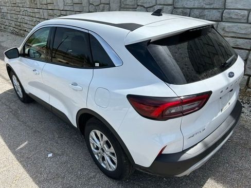 Used 2023 Ford Escape Active w/ Tech Pack #2 FWD image 4