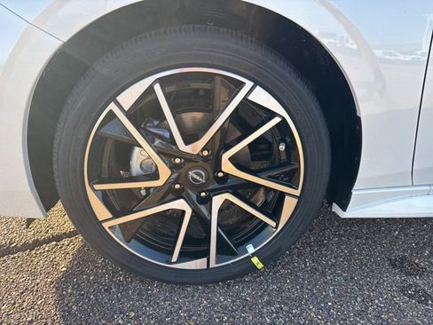 New 2025 Nissan Sentra SR image 8