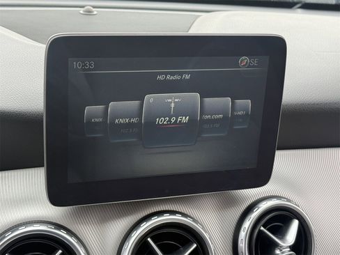 Used 2017 Mercedes-Benz GLA 250 4MATIC w/ Premium Package image 27