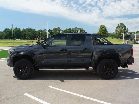 Used 2025 Toyota Tacoma TRD Pro AWD/4WD image 14