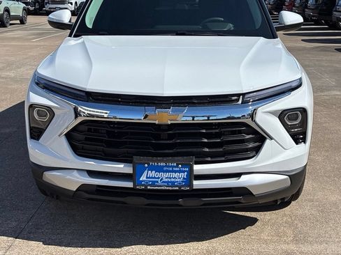 New 2026 Chevrolet TrailBlazer LT w/ Driver Confidence Package FWD image 3