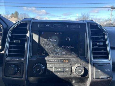 Used 2019 Ford F350 XLT w/ XLT Premium Package image 22
