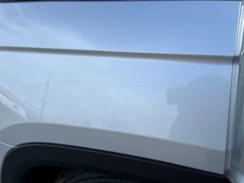 Used 2023 Jeep Grand Cherokee L Laredo image 16