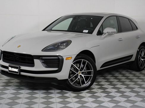 Certified 2026 Porsche Macan image 1