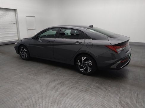 Used 2025 Hyundai Elantra SEL FWD image 3
