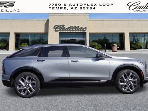 New 2026 Cadillac Optiq Luxury 1 image 2