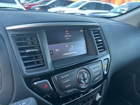 Used 2017 Nissan Pathfinder SV w/ SV Cold Weather Package image 11