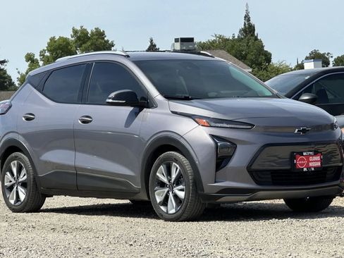 Used 2022 Chevrolet Bolt EUV LT w/ Convenience Package FWD image 10