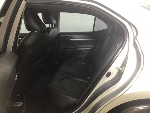 Used 2019 Toyota Camry SE w/ Convenience Package image 15