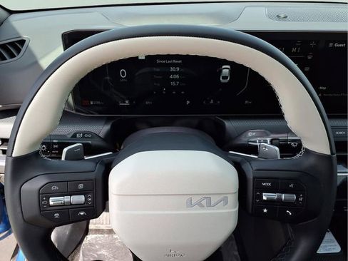 New 2025 Kia K4 GT-Line w/ GT-Line Sunroof Package image 9