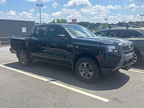 Used 2025 Nissan Frontier SV AWD/4WD image 7