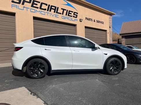 Used 2024 Tesla Model Y Long Range RWD image 6