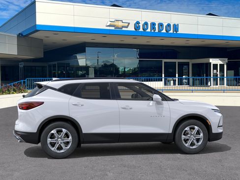 New 2026 Chevrolet Blazer LT w/ Convenience Package FWD image 5