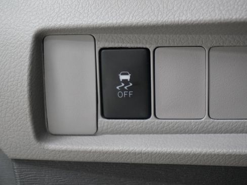 Used 2020 Toyota Sienna L image 20