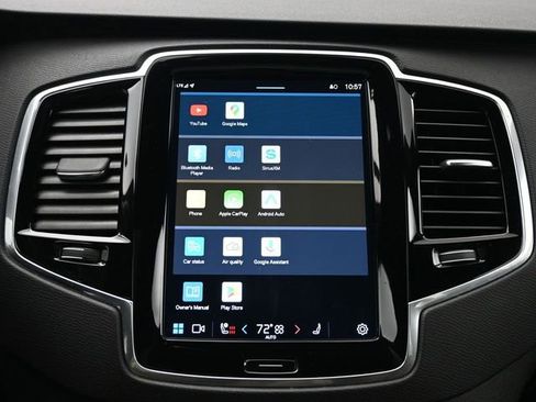 Used 2023 Volvo XC90 T8 Plus image 19