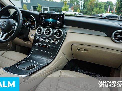 Used 2020 Mercedes-Benz GLC 300 GLC 300 image 24