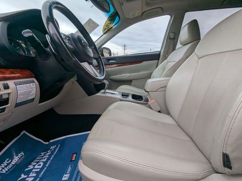 Used 2011 Subaru Outback 2.5i Limited w/ PWR Moonroof Pkg image 15