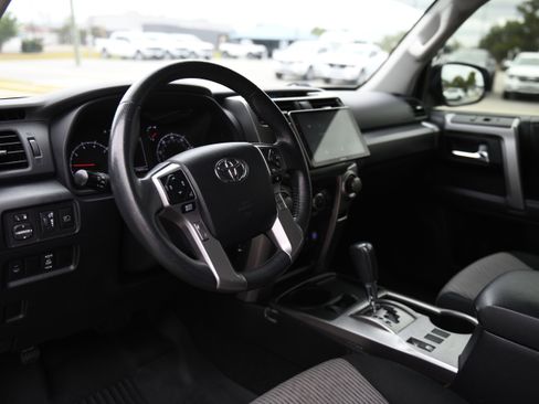 Used 2020 Toyota 4Runner SR5 image 8