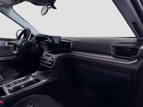 Used 2023 Ford Explorer XLT w/ Equipment Group 202A image 32