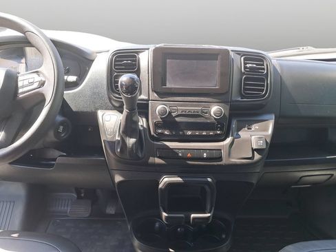 Used 2025 RAM ProMaster 2500 w/ Convenience Group FWD image 13