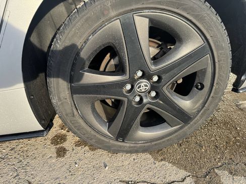 Used 2017 Toyota Prius Three Touring image 14