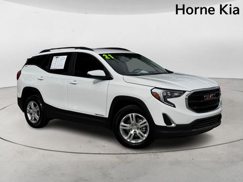 Used 2021 GMC Terrain SLE w/ Driver Convenience Package image 2