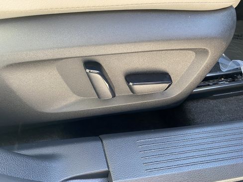 Used 2023 Nissan Rogue SL w/ SL Premium Package image 23