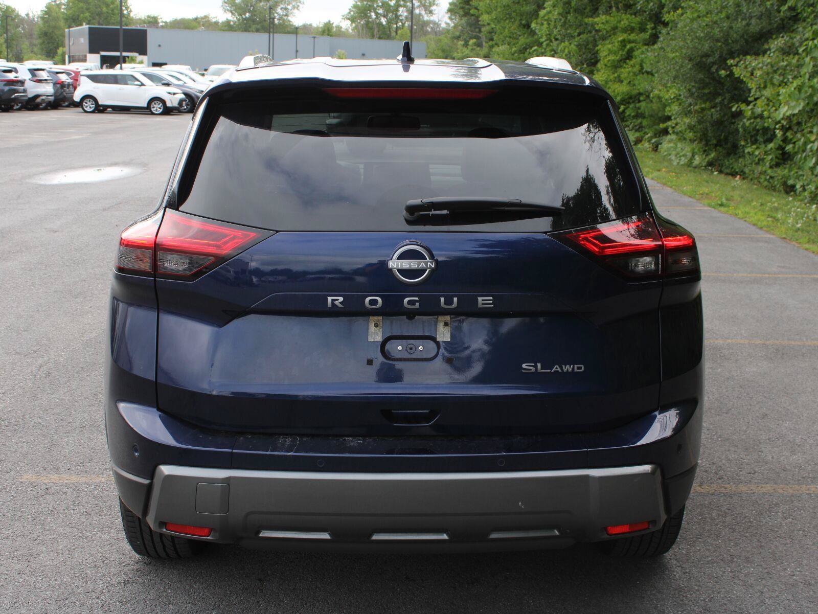 Used 2026 Nissan Rogue SL AWD/4WD image 6
