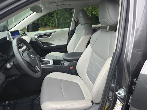 Used 2024 Toyota RAV4 XLE Premium FWD image 16