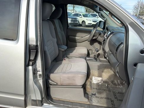 Used 2013 Nissan Frontier S image 12