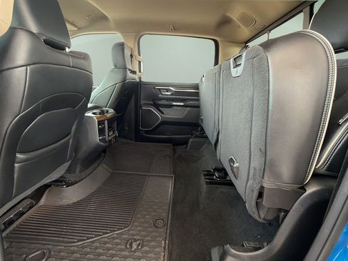 Used 2021 RAM 1500 Laramie AWD/4WD image 17
