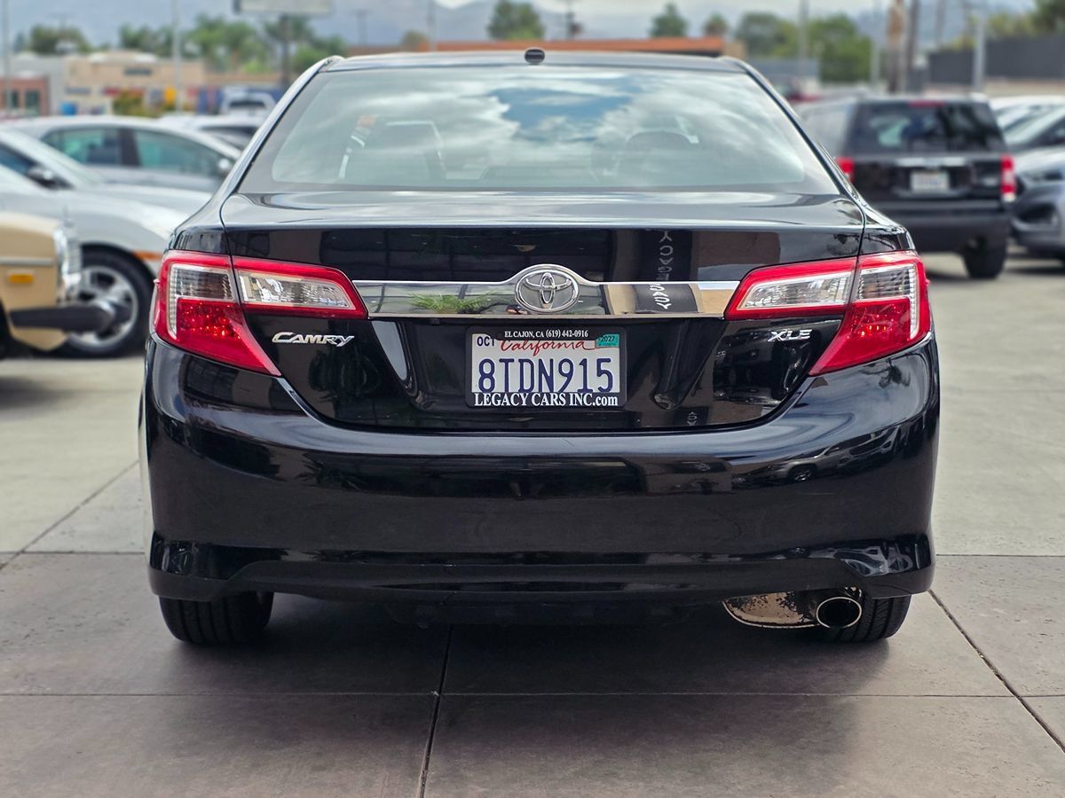Used 2012 Toyota Camry XLE w/ Leather Pkg FWD image 11