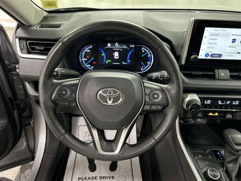 Used 2023 Toyota RAV4 XLE w/ Convenience Package AWD/4WD image 4