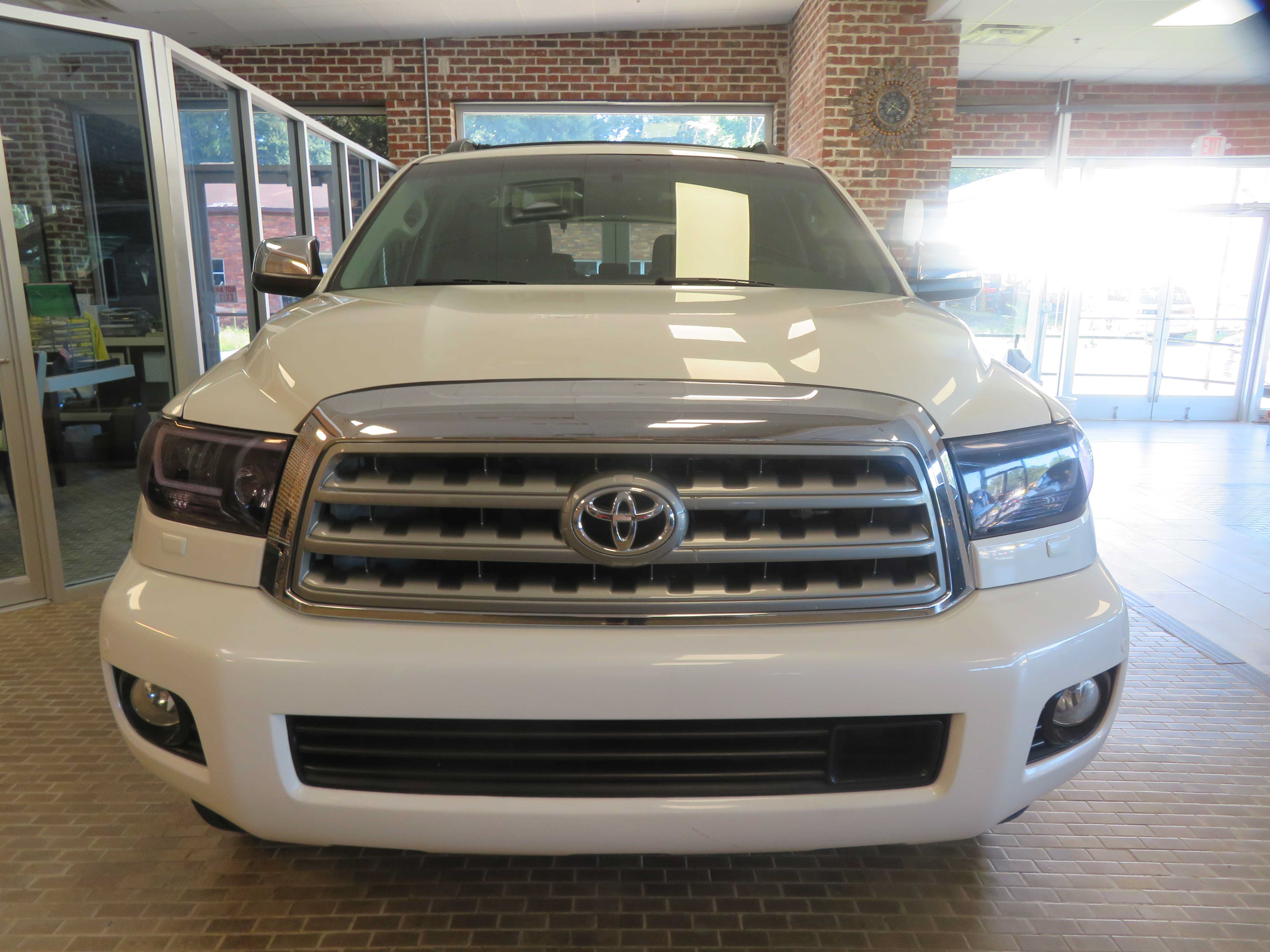 Used 2012 Toyota Sequoia Platinum AWD/4WD image 2