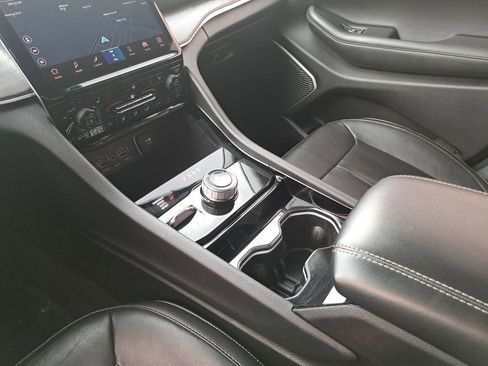 Certified 2022 Jeep Grand Cherokee L Limited AWD/4WD image 27