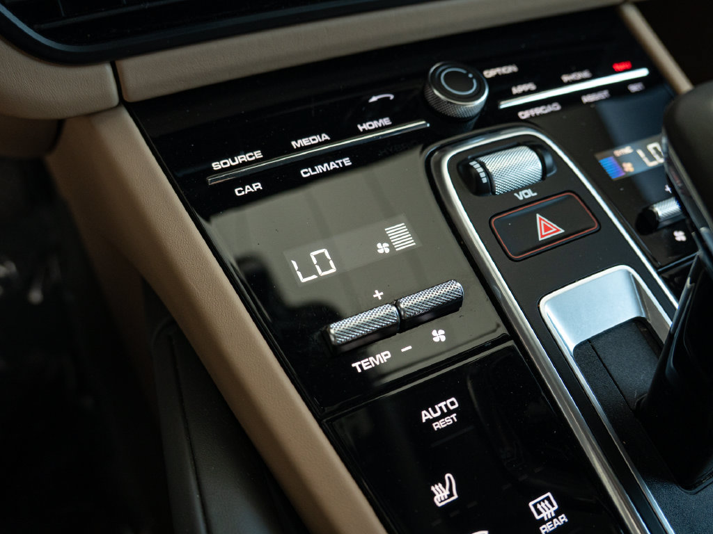 Certified 2021 Porsche Cayenne AWD/4WD image 11