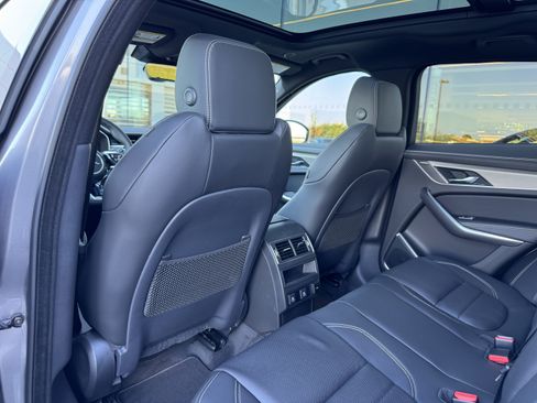 Used 2026 Jaguar F-PACE R-Dynamic S AWD/4WD image 27