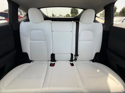 Used 2023 Tesla Model Y Long Range AWD/4WD image 18