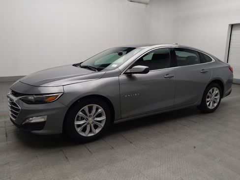 Used 2025 Chevrolet Malibu LT FWD image 2
