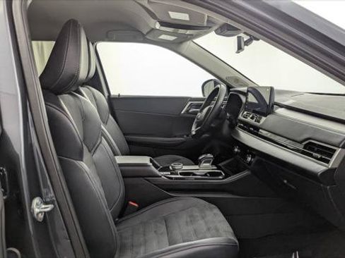 Used 2025 Mitsubishi Outlander SE AWD/4WD image 23