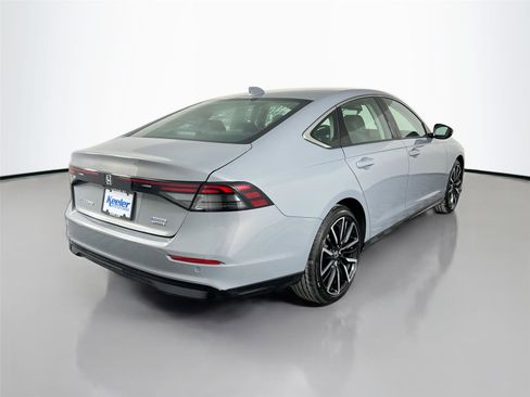 Used 2025 Honda Accord Touring image 6