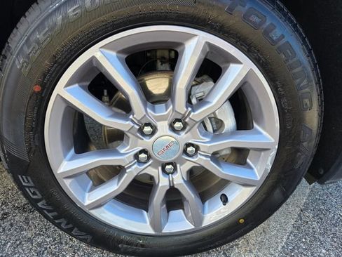 Used 2024 GMC Terrain SLT AWD/4WD image 7