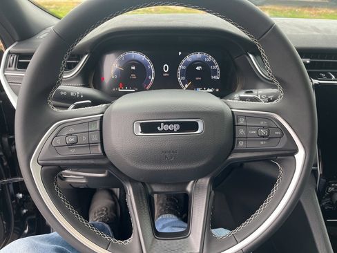 New 2025 Jeep Grand Cherokee Laredo X image 19