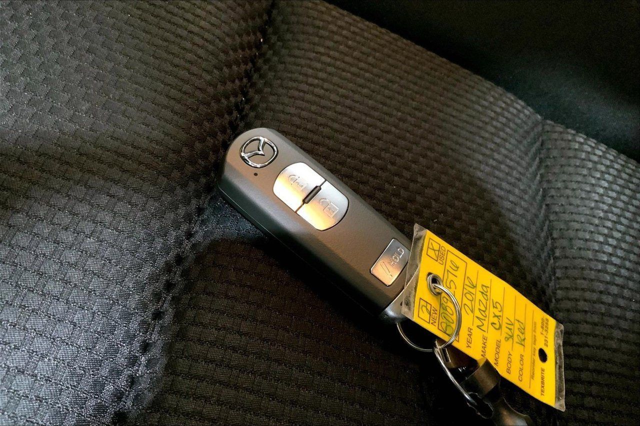 Used 2016 MAZDA CX-5 Touring FWD image 11