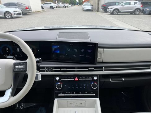 Used 2025 Hyundai Santa Fe SEL FWD image 17