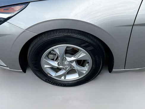 Used 2023 Hyundai Elantra SE image 33